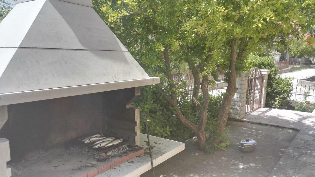 Apartmani Ljubica Kastela Bagian luar foto