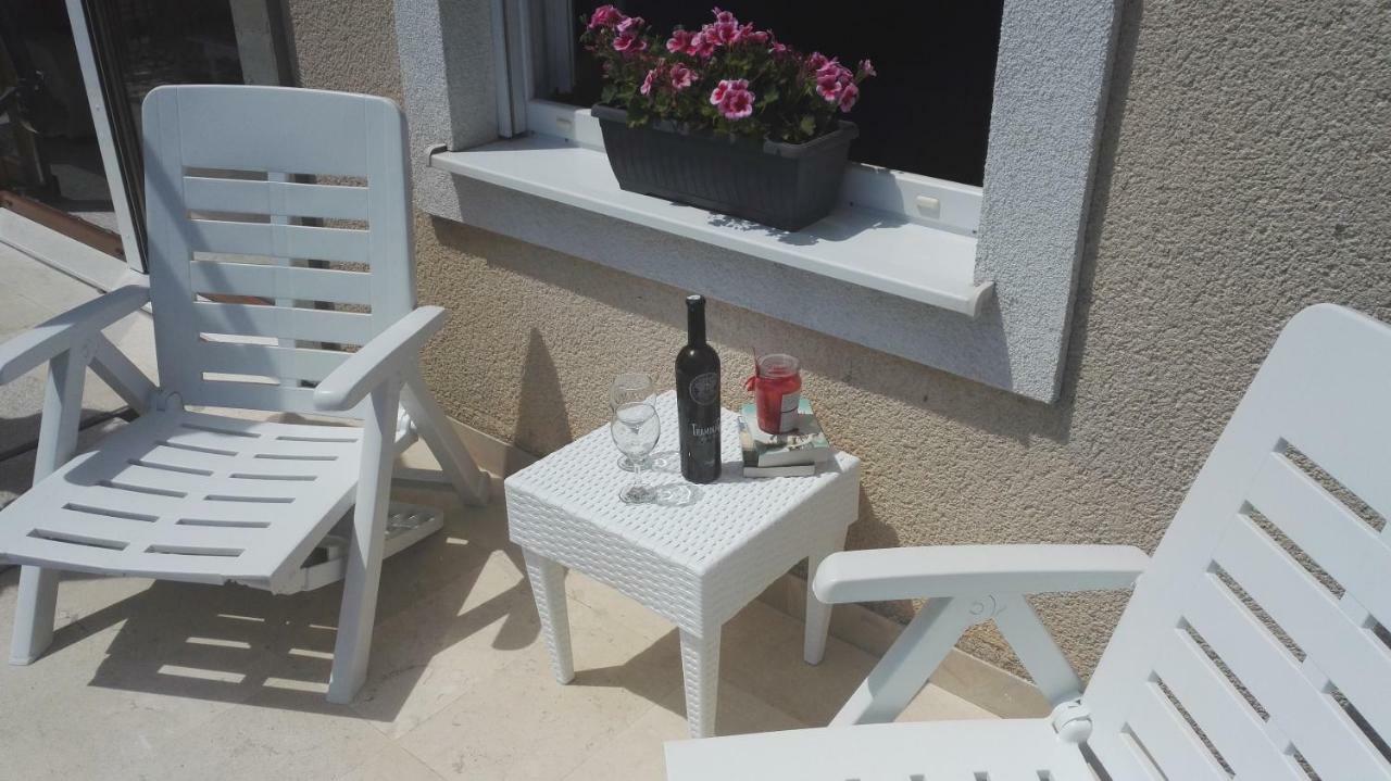 Apartmani Ljubica Kastela Bagian luar foto