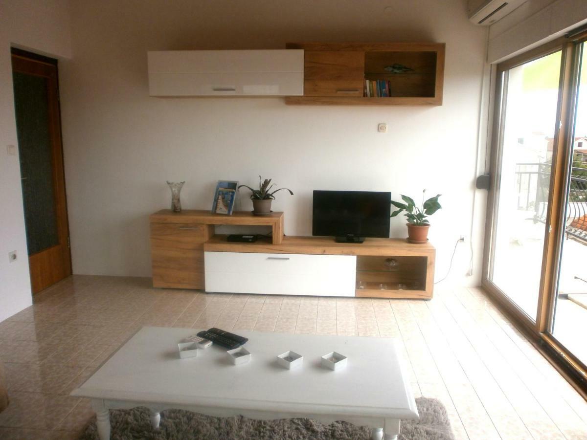 Apartmani Ljubica Kastela Bagian luar foto