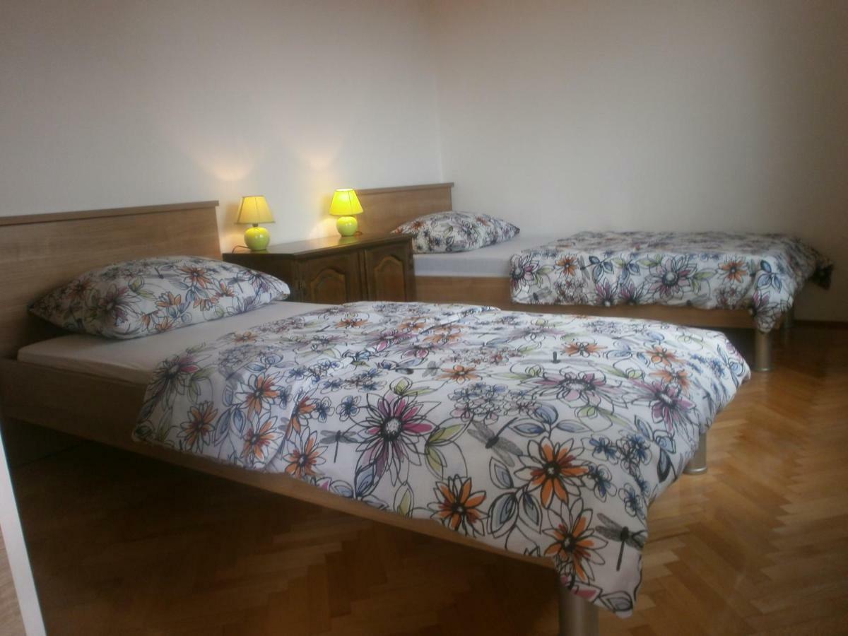 Apartmani Ljubica Kastela Bagian luar foto